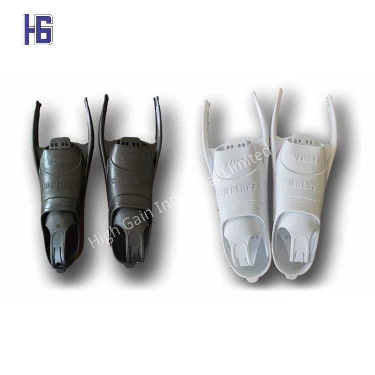 Pinne da immersione in fibra di carbonio trasportano l'acqua